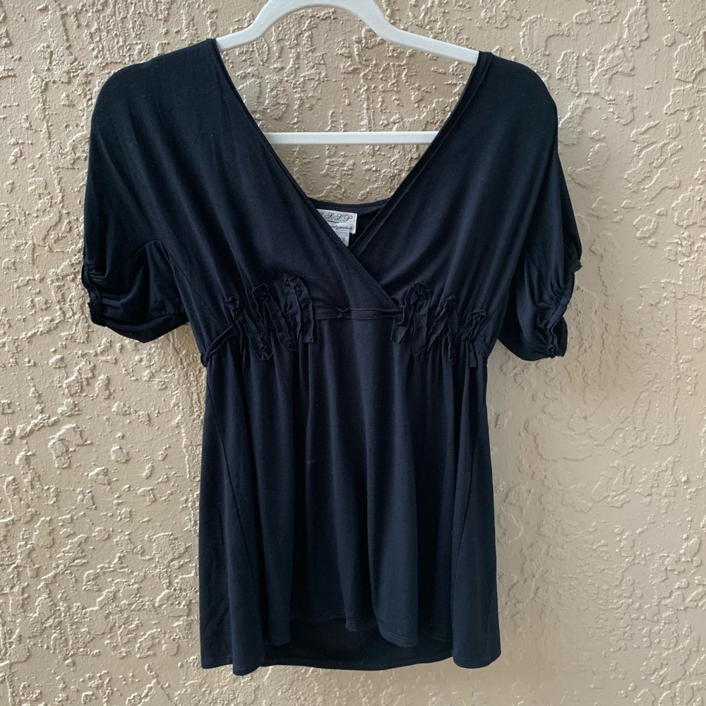 ❤️Black v-neck Peasant Blouse - Size XS